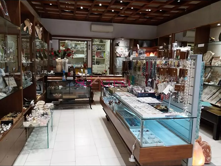 Immagine 2 di Locale commerciale in affitto  a Grosseto