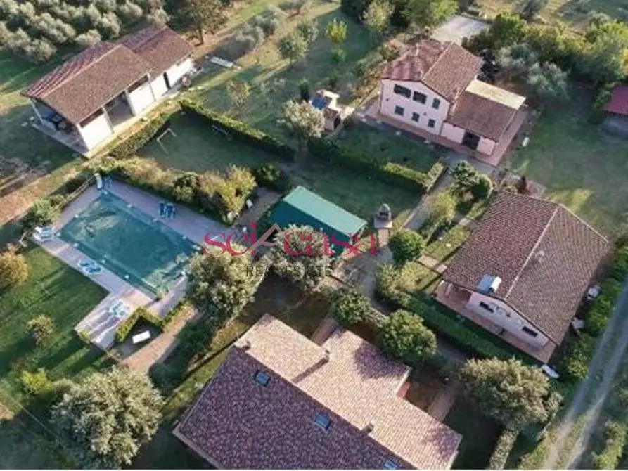 Immagine 3 di Agriturismo in vendita  a Grosseto