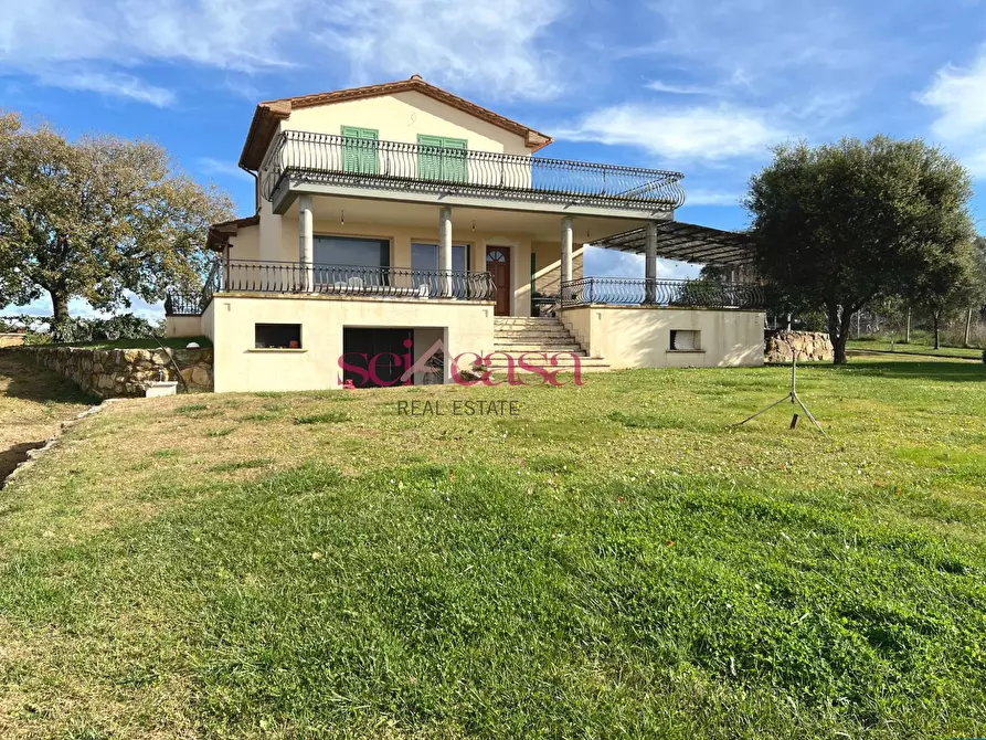 Immagine 3 di Villa in vendita  a Campagnatico