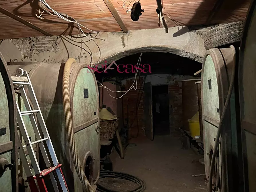 Immagine 37 di Rustico / casale in vendita  a Scansano