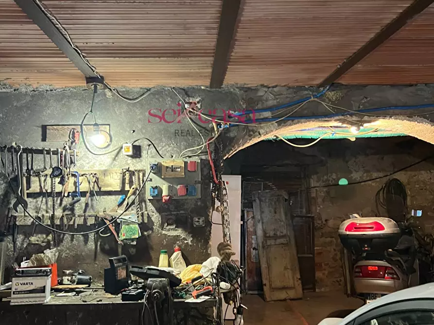 Immagine 38 di Rustico / casale in vendita  a Scansano