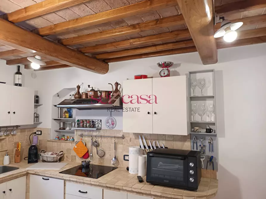 Immagine 2 di Casa semindipendente in vendita  a Castel Del Piano