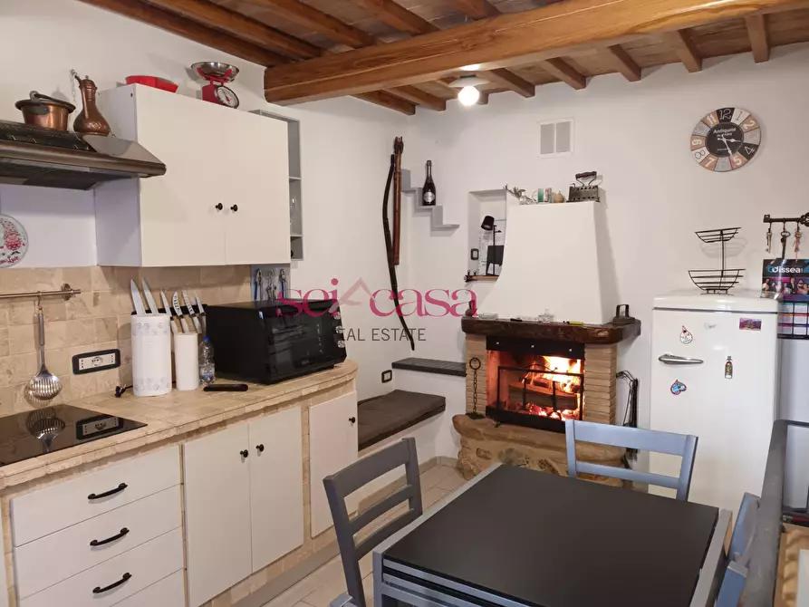 Immagine 1 di Casa semindipendente in vendita  a Castel Del Piano