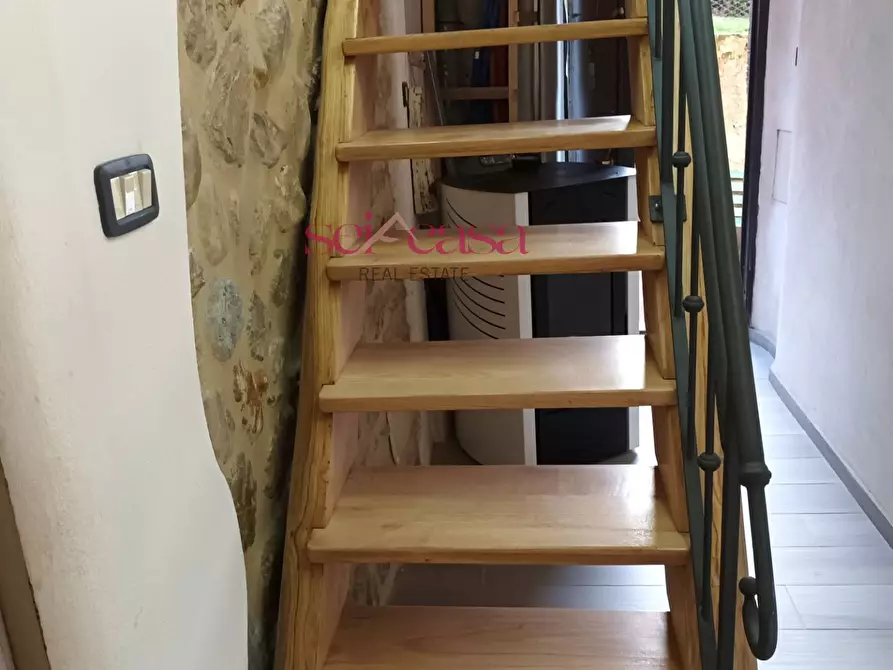 Immagine 8 di Casa semindipendente in vendita  a Castel Del Piano