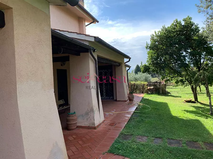 Immagine 4 di Villa in vendita  a Grosseto