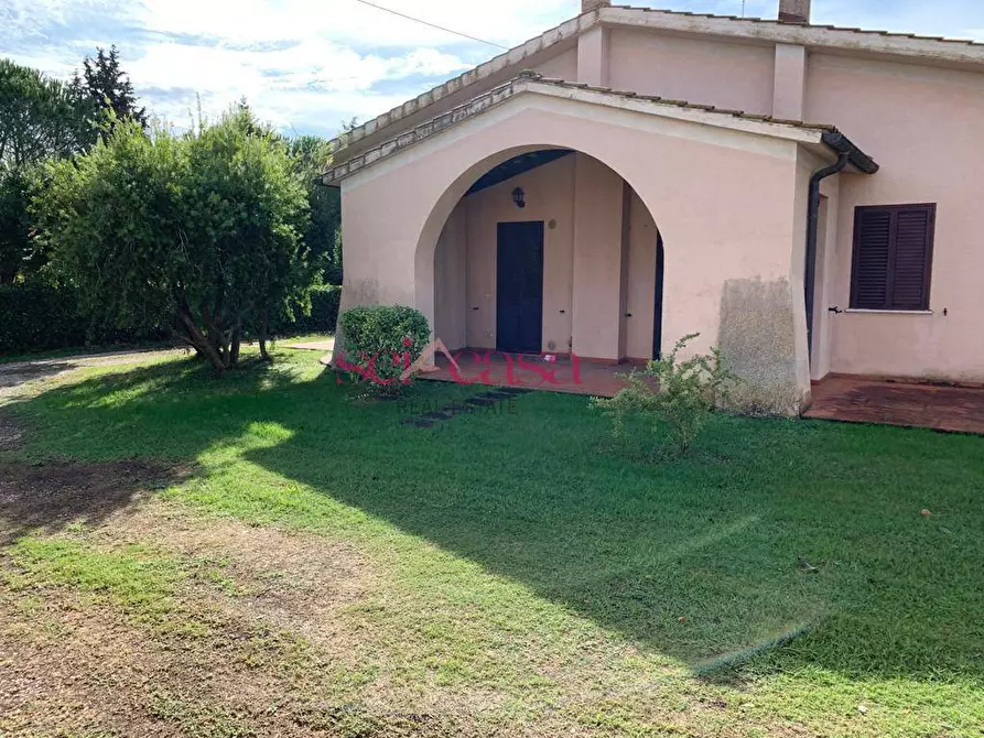 Immagine 3 di Villa in vendita  a Grosseto