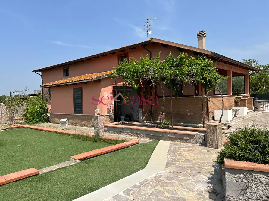 Immagine 10 di Villa in vendita  a Grosseto