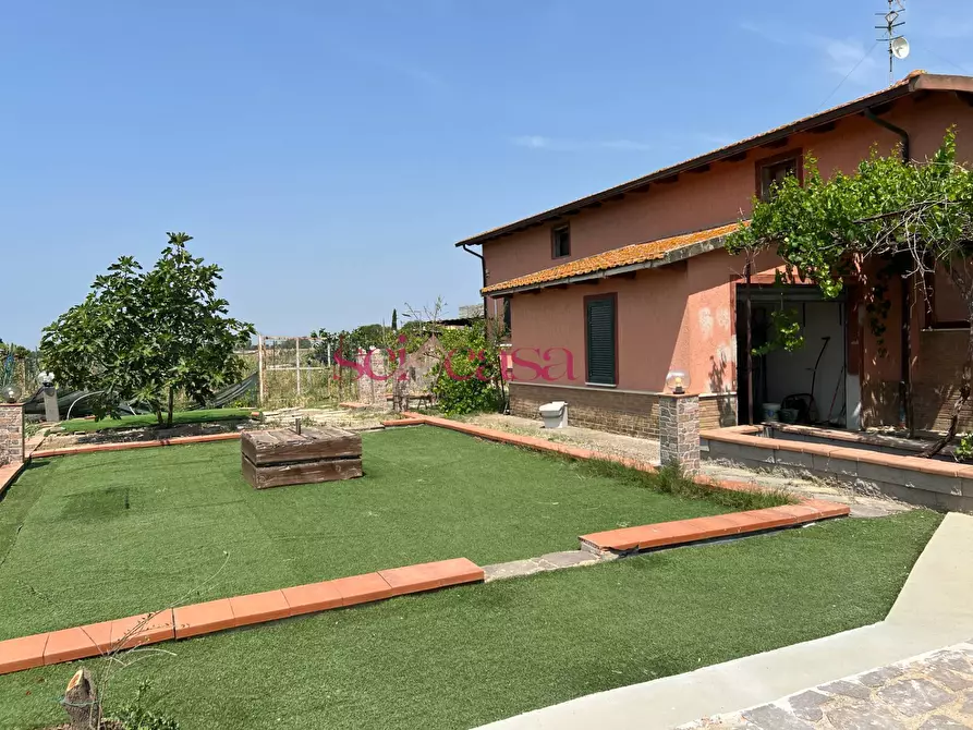 Immagine 11 di Villa in vendita  a Grosseto