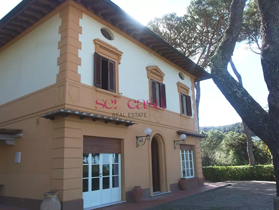 Immagine 3 di Villa in vendita  a Livorno