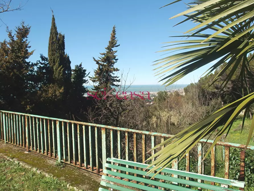 Immagine 19 di Villa in vendita  a Livorno