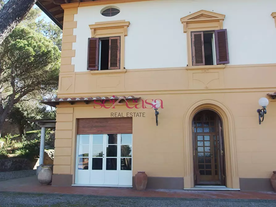 Immagine 7 di Villa in vendita  a Livorno