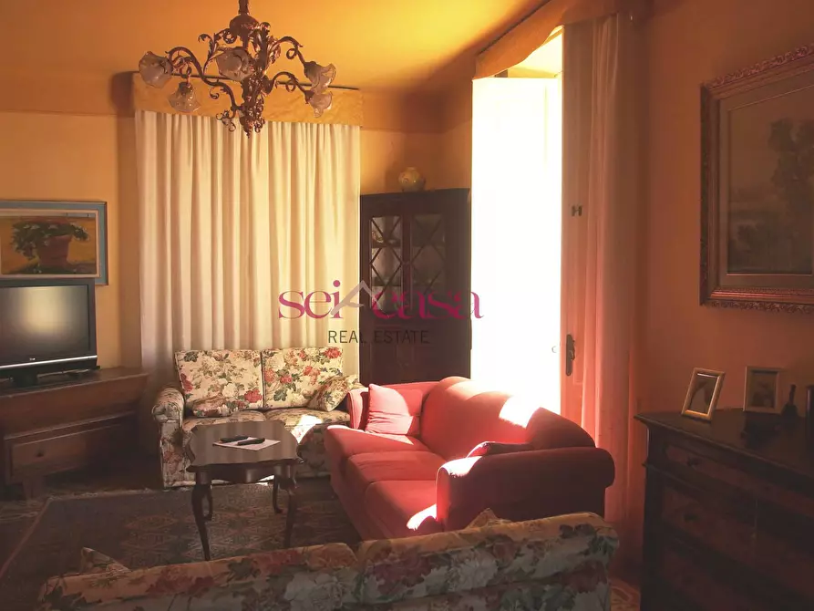 Immagine 34 di Villa in vendita  a Livorno