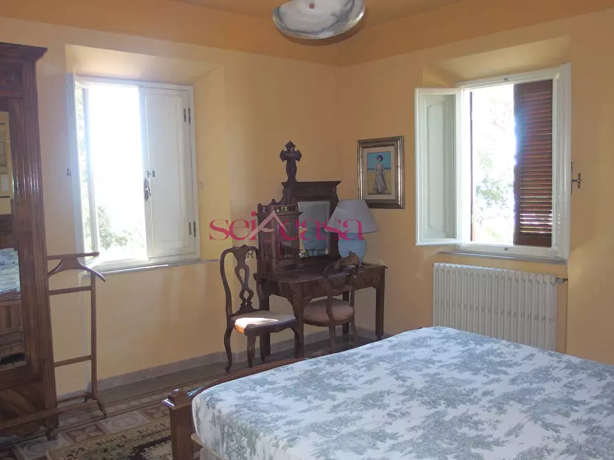 Immagine 43 di Villa in vendita  a Livorno