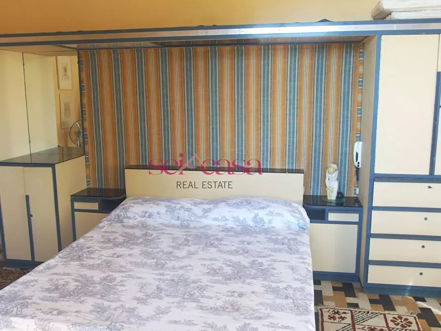 Immagine 46 di Villa in vendita  a Livorno