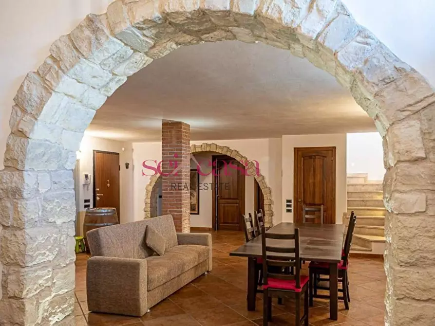 Immagine 1 di Villa in vendita  a Grosseto