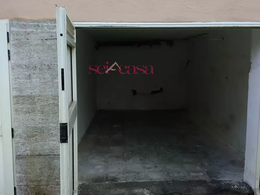 Immagine 3 di Box auto in vendita  a Grosseto