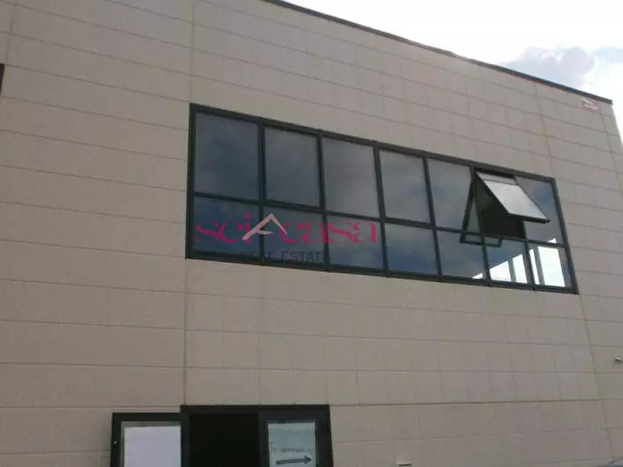 Immagine 1 di Locale commerciale in affitto  a Grosseto