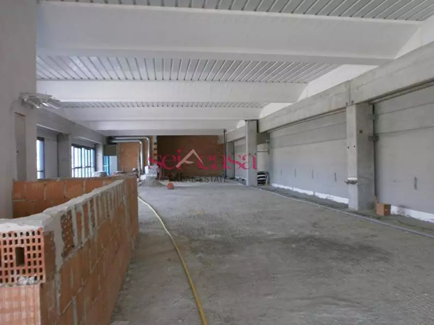 Immagine 3 di Locale commerciale in affitto  a Grosseto