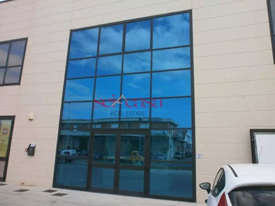 Immagine 5 di Locale commerciale in affitto  a Grosseto