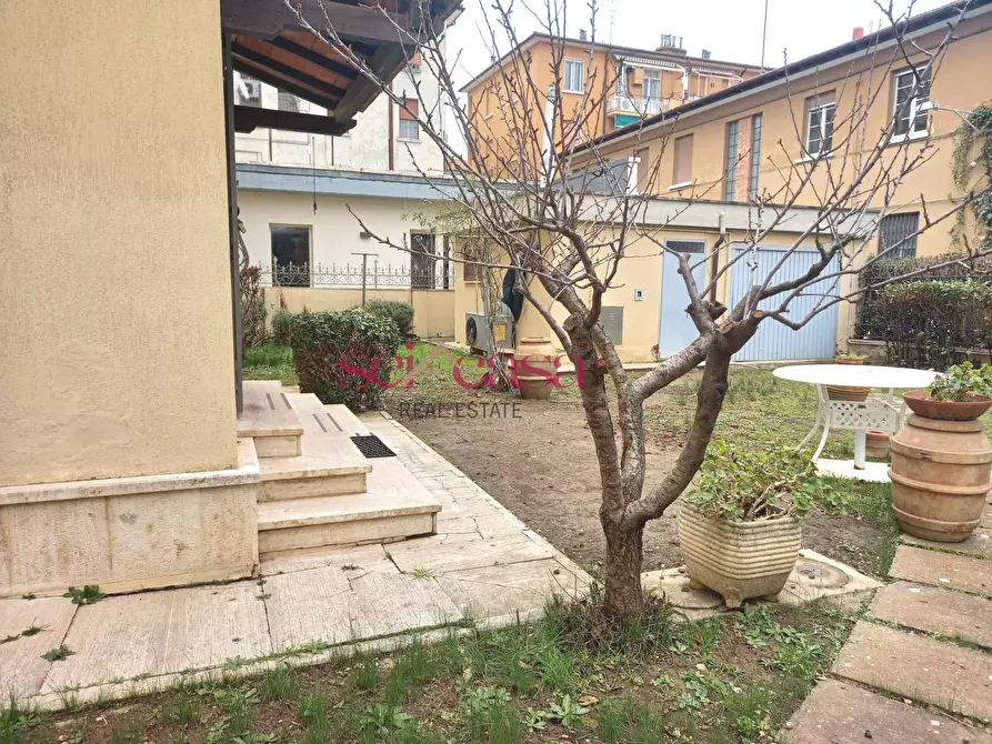 Immagine 4 di Villa in vendita  a Grosseto