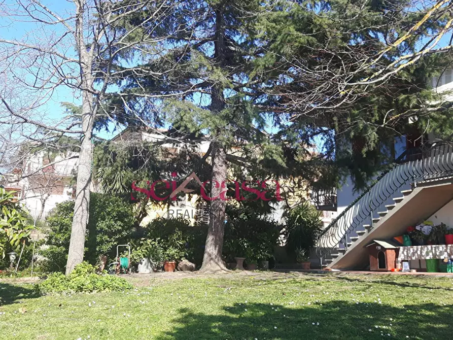 Immagine 4 di Villa in vendita  a Roccastrada