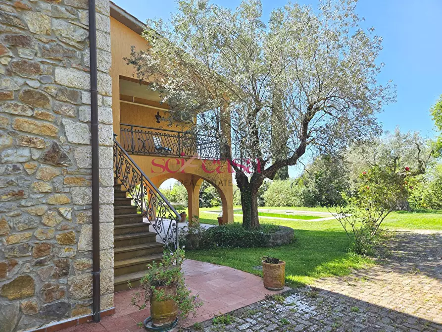 Immagine 1 di Villa in vendita  a Magliano In Toscana