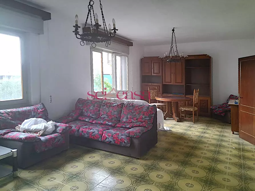 Immagine 2 di Villa in vendita  a Grosseto