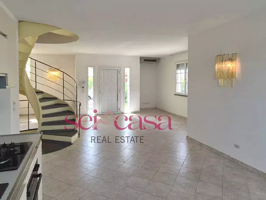 Immagine 13 di Villa in vendita  a Grosseto