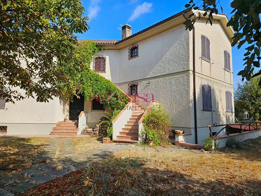 Immagine 2 di Villa in vendita  a Roccastrada