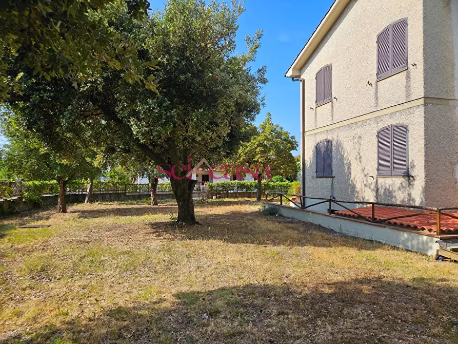 Immagine 5 di Villa in vendita  a Roccastrada
