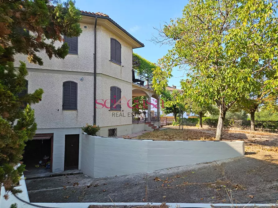 Immagine 9 di Villa in vendita  a Roccastrada