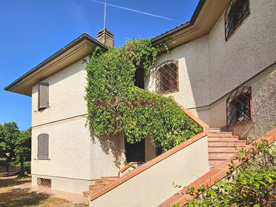 Immagine 10 di Villa in vendita  a Roccastrada