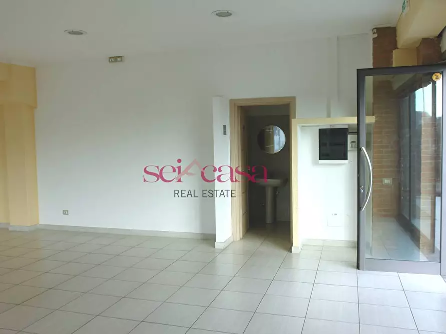 Immagine 3 di Locale commerciale in affitto  a Grosseto