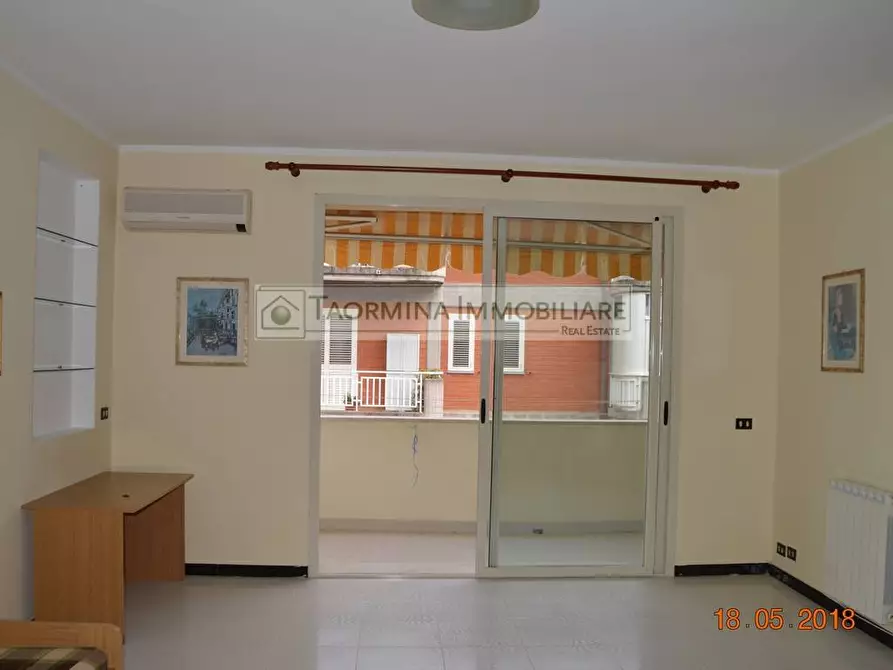 Immagine 3 di Appartamento in vendita  in via Alessandro Manzoni a Taormina