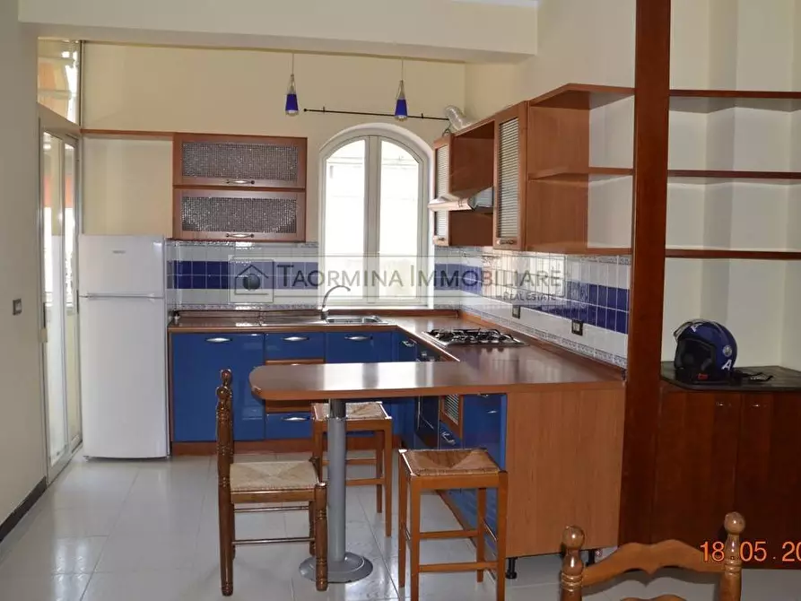 Immagine 5 di Appartamento in vendita  in via Alessandro Manzoni a Taormina