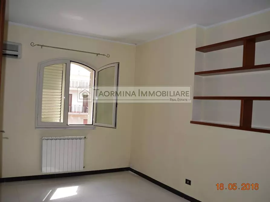 Immagine 7 di Appartamento in vendita  in via Alessandro Manzoni a Taormina