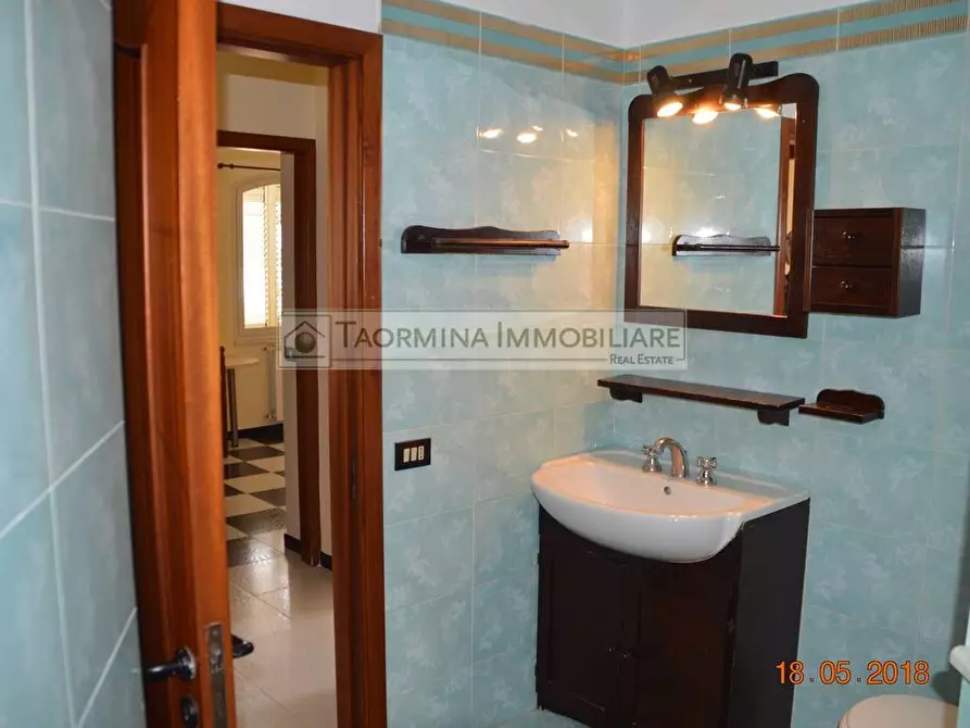 Immagine 12 di Appartamento in vendita  in via Alessandro Manzoni a Taormina