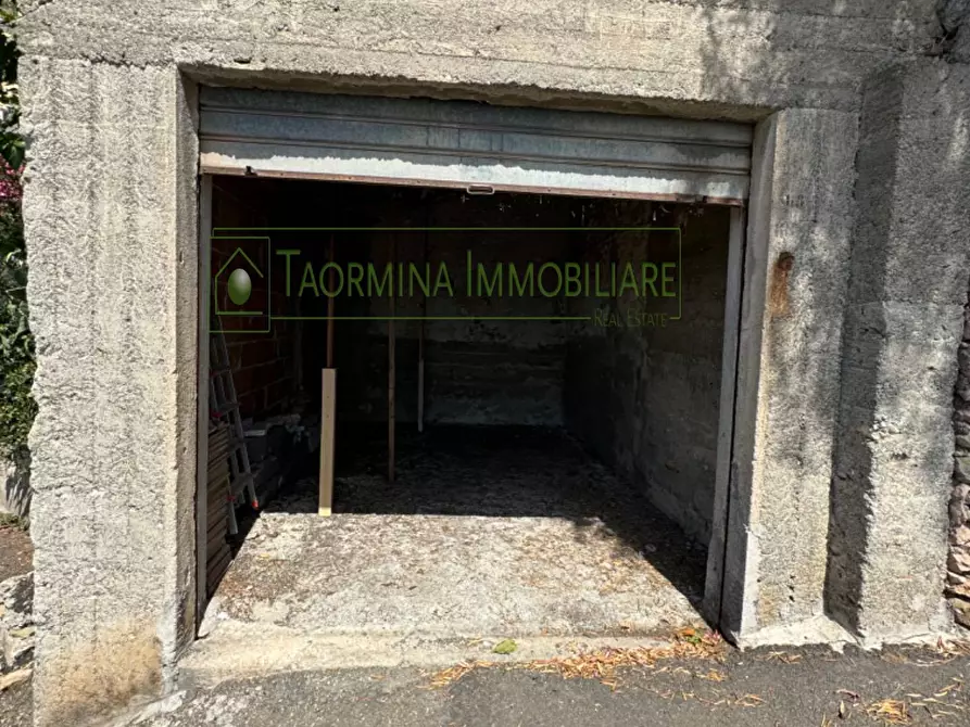 Immagine 22 di Villa in vendita  in via D. H . Lawrence a Taormina