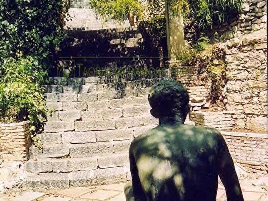 Immagine 35 di Villa in vendita  in via Luigi Pirandello 99 a Taormina