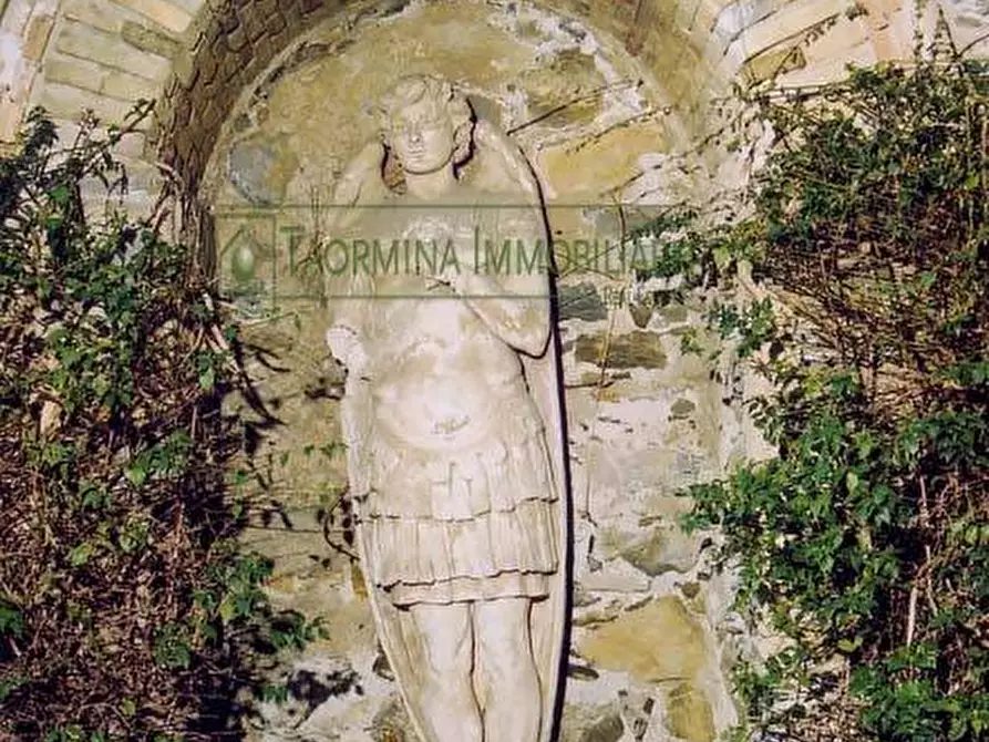 Immagine 38 di Villa in vendita  in via Luigi Pirandello 99 a Taormina