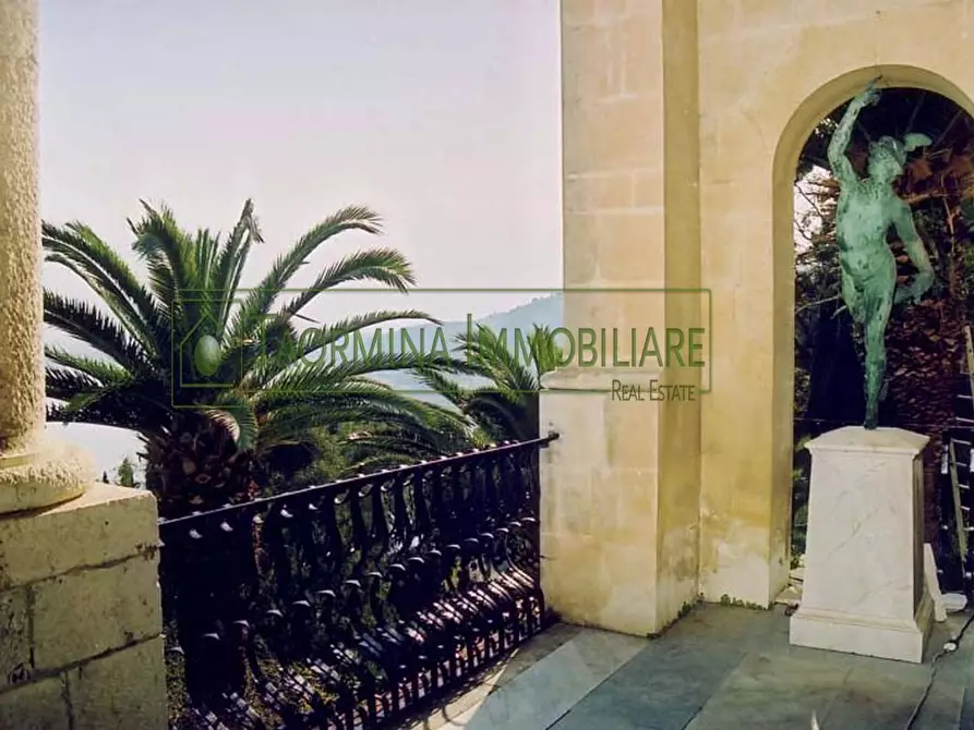 Immagine 39 di Villa in vendita  in via Luigi Pirandello 99 a Taormina