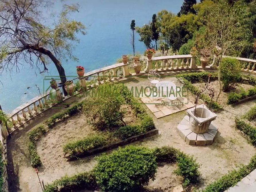Immagine 40 di Villa in vendita  in via Luigi Pirandello 99 a Taormina