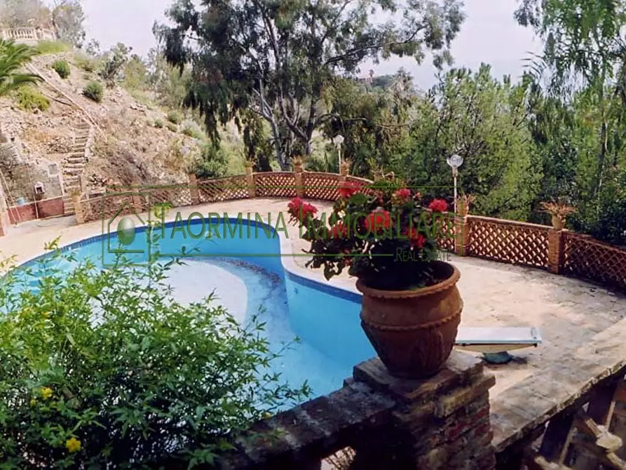 Immagine 37 di Villa in vendita  in via Luigi Pirandello 99 a Taormina