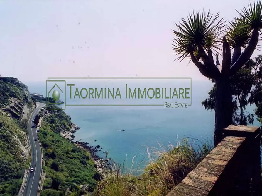 Immagine 46 di Villa in vendita  in via Luigi Pirandello 99 a Taormina