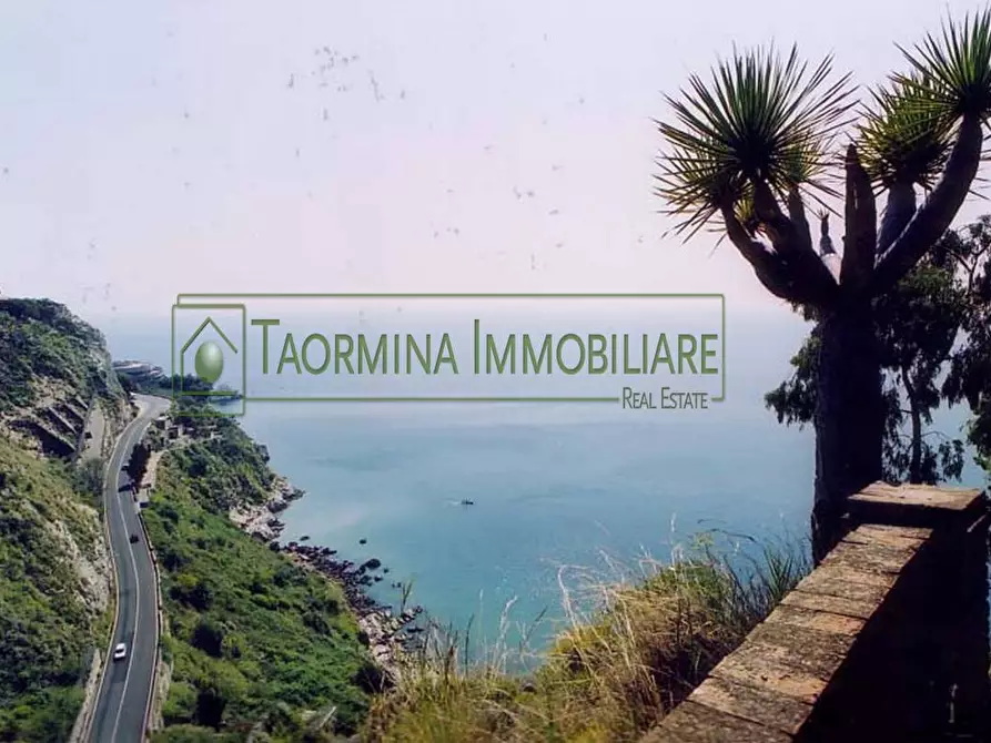 Immagine 51 di Villa in vendita  in via Luigi Pirandello 99 a Taormina