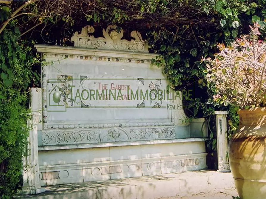 Immagine 43 di Villa in vendita  in via Luigi Pirandello 99 a Taormina