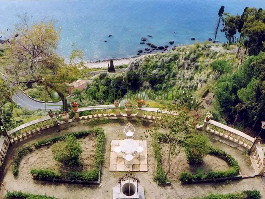 Immagine 53 di Villa in vendita  in via Luigi Pirandello 99 a Taormina