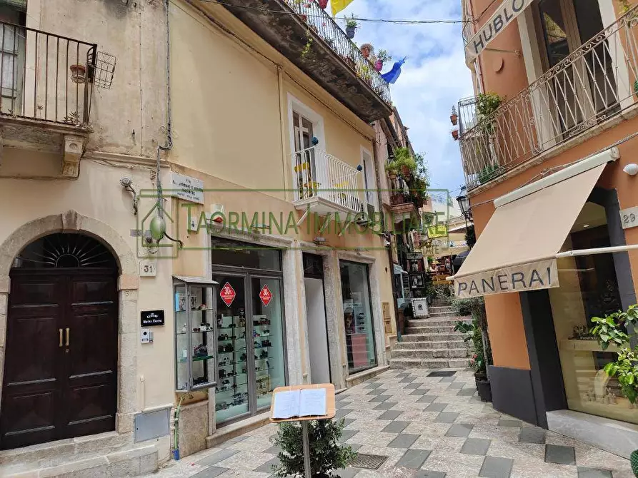 Immagine 38 di Appartamento in vendita  in Corso Umberto 31 a Taormina