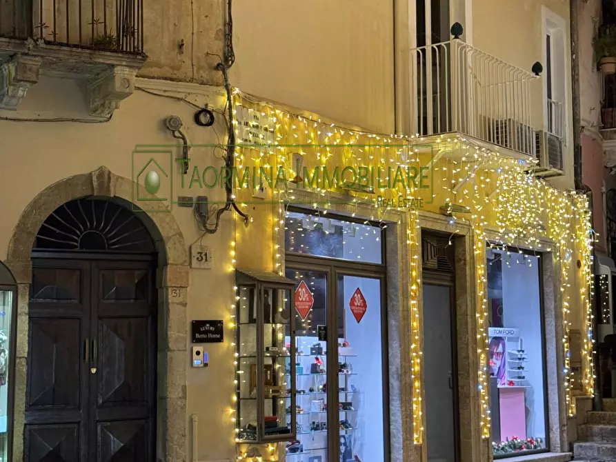 Immagine 3 di Appartamento in vendita  in Corso Umberto 31 a Taormina