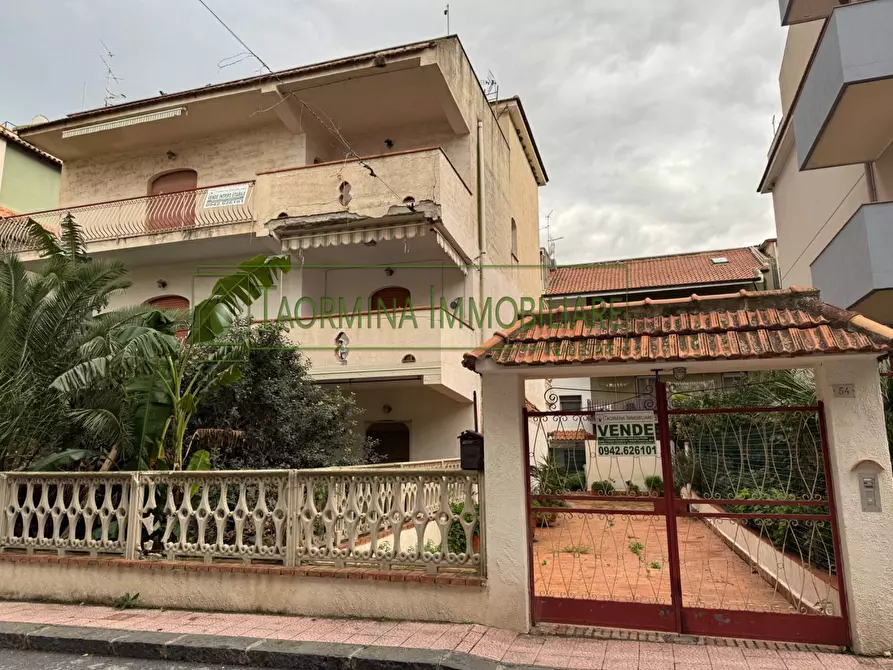 Immagine 1 di Casa indipendente in vendita  in Via Ischia 54 a Giardini-Naxos